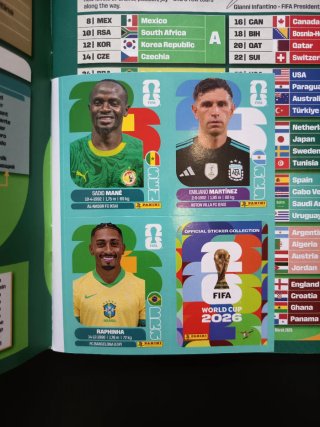 Álbum Mundial FIFA 2026 + 8 Cromos