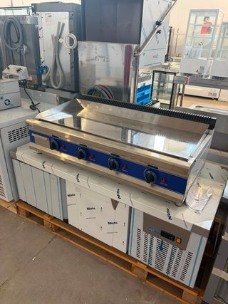 Griglia a gas con 4 bruciatori