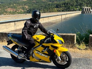 Honda CBR 600 F4i Amarilla