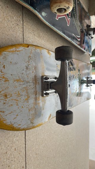Pack skates