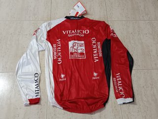 Chaqueta  Team Vitalicio Seguros 90s con etiquetas