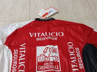 Chaqueta  Team Vitalicio Seguros 90s con etiquetas