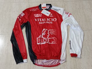 Chaqueta  Team Vitalicio Seguros 90s con etiquetas