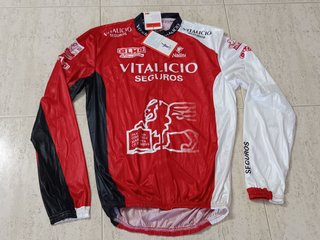 Chaqueta  Team Vitalicio Seguros 90s con etiquetas