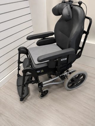 Silla de ruedas basculante y reclinable Relax 2