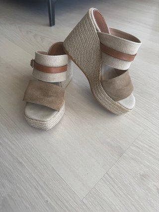 Sandalias cuña esparto y piel