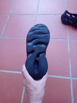 Yeezy Foam Runner Negro