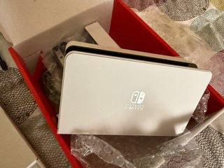 Nintendo Switch OLED Bianca
