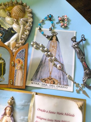 Pack Accesorios Religiosos: Tríptico, Rosario, Pos