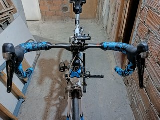 Bicicleta de carretera CKT 368