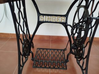 Máquina de coser Singer antigua