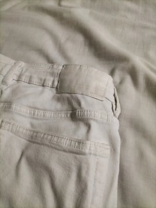 Pantalones cortos vaqueros blancos rotos hombre