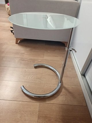 Mesa auxiliar cristal y metal