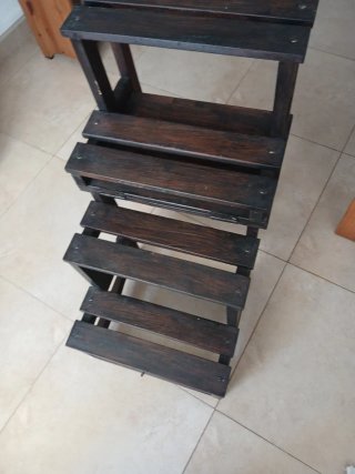 Silla rústica antigua de madera