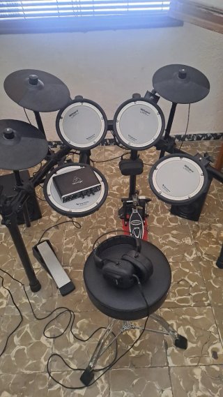 Batería Electrónica Roland TD-1 V-Drums