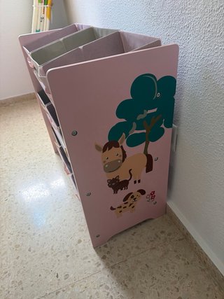 Estantería infantil de madera y tela