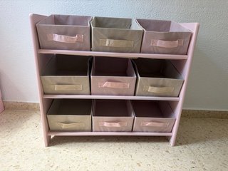 Estantería infantil de madera y tela