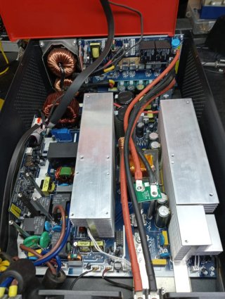 Reparación y mantenimiento de equipos electrónicos