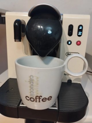 Delonghi Nespresso Lattissima EN660