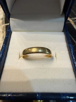 Anillo de oro 18K