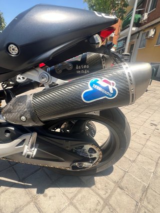 Ducati Monster 696