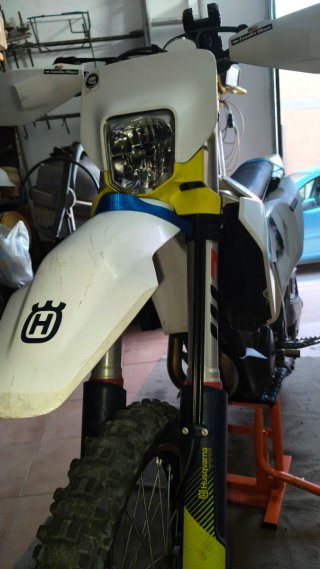 Moto Enduro Husqvarna FE450