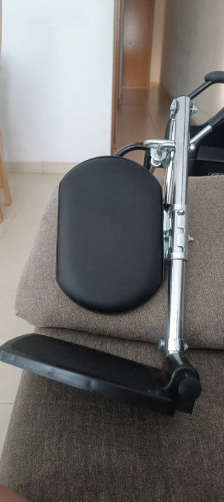 Reposapiés ergonómico ajustable