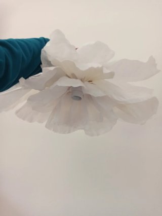 Lampadario fiore carta crespa