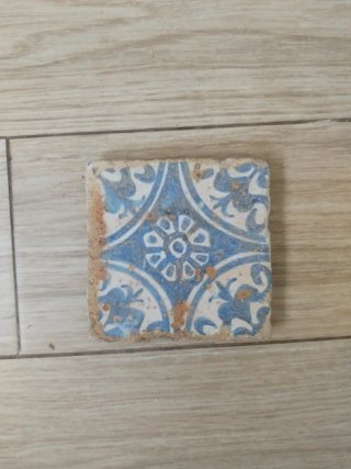Antiguo azulejo gótico valenciano