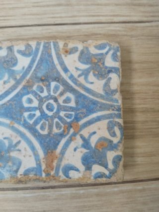 Antiguo azulejo gótico valenciano