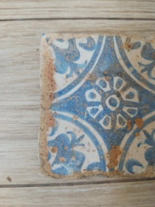 Antiguo azulejo gótico valenciano