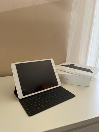 iPad 7 + Smart Keyboard Apple