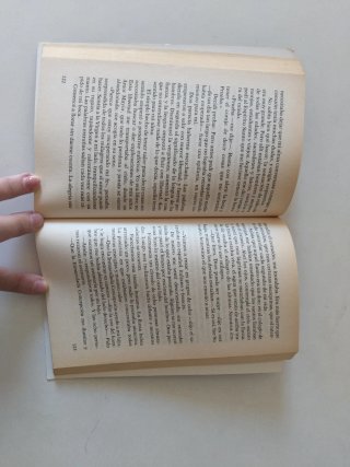A orillas del río Piedra me senté y lloré