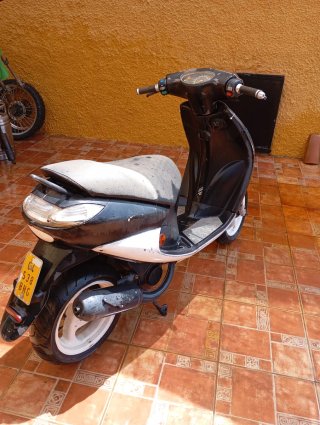Peugeot Vivacity 50cc Scooter Negra