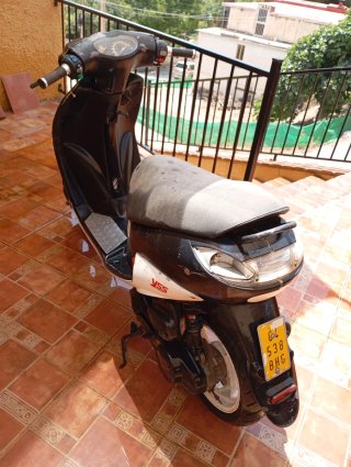 Peugeot Vivacity 50cc Scooter Negra
