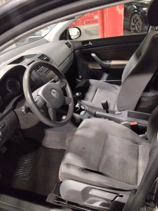 Volkswagen Golf 2004