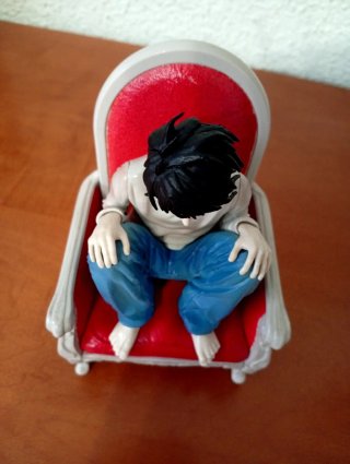 Figura L Lawliet Silla Trono. Death Note