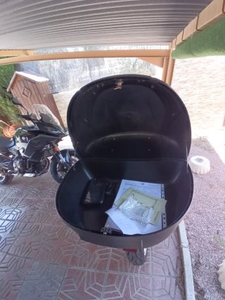 Baúl con Soporte Moto Shad