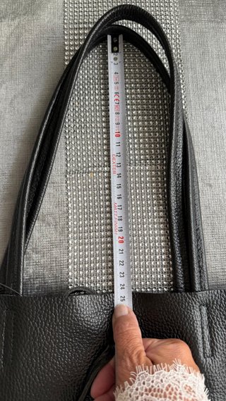 Bolso Negro Piel Tachuelas Doradas