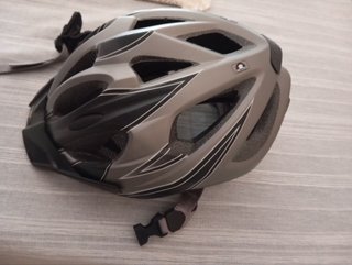 Casco deportivo de bicicleta con luz LED