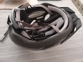 Casco deportivo de bicicleta con luz LED