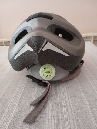 Casco deportivo de bicicleta con luz LED