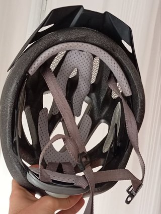 Casco deportivo de bicicleta con luz LED