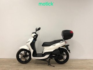 PEUGEOT TWEET 125 (BAUL) (IVA DEDUCIBLE)
