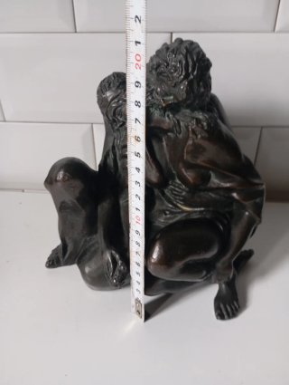 Escultura latón
