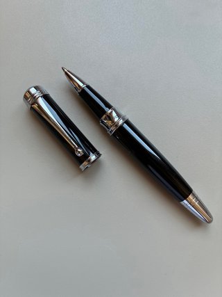 Bolígrafo Ejecutivo Negro y Plateado