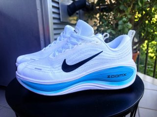Nike Vomero Plus Talla 44 Azul/Blanco