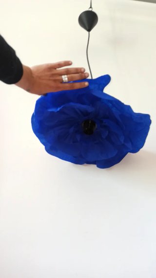 Lampadario fiore blu carta