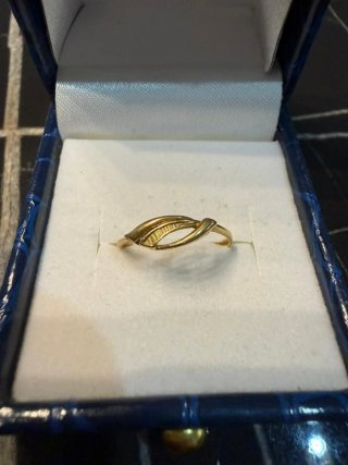 Anillo de oro elegante 18K