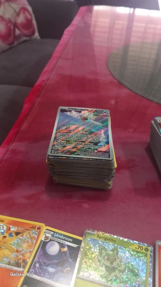 Más de 45o cartas pokemon originales.